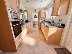 Kitchen- click for photo gallery